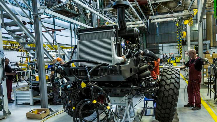 V Česku se výroba v lednu 2026 propadla o 2,6 procenta, zatímco v prosinci o 1,1 procenta vzrostla, uvedl v pátek Eurostat. Na snímku je výrobní linka v kopřivnické automobilce Tatra.