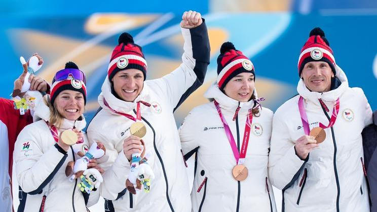 Carina Edlingerová a Simona Bubeníčková se svými traséry na paralympijských stupních vítězů