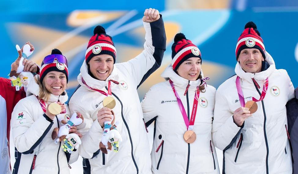 Carina Edlingerová a Simona Bubeníčková se svými traséry na paralympijských stupních vítězů