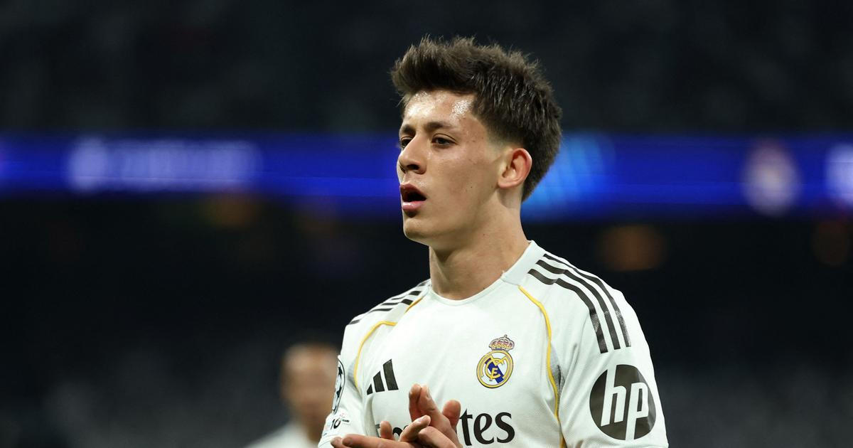 Zázrak dlouhý skoro 70 metrů. Mladý Turek šokoval gólem z vlastní poloviny