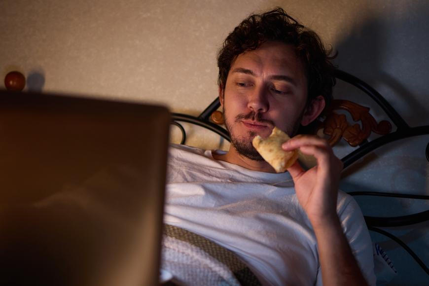Pozor na svačinky. Co jíte (i nejíte) před spaním, výrazně ovlivňuje kvalitu spánku