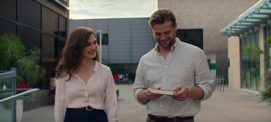 Rachel Weiszová a Leo Woodall v hlavních rolích minisérie Vladimír (2026).