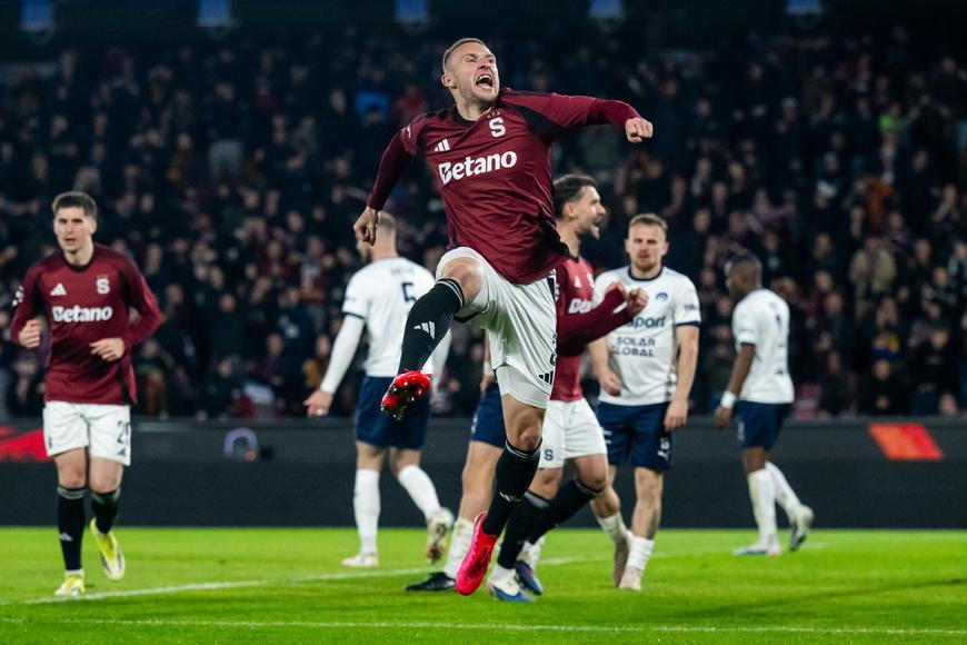 Sparta - Slovácko 5:2. Kuchta střídal až do druhé půle, přesto přidal svůj druhý gól
