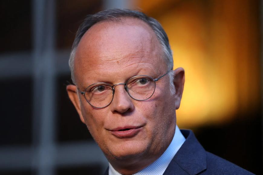 V prvním kole "komunálek" ve Francii uspěl expremiér Philippe, zvyšuje to jeho šanci na prezidentství