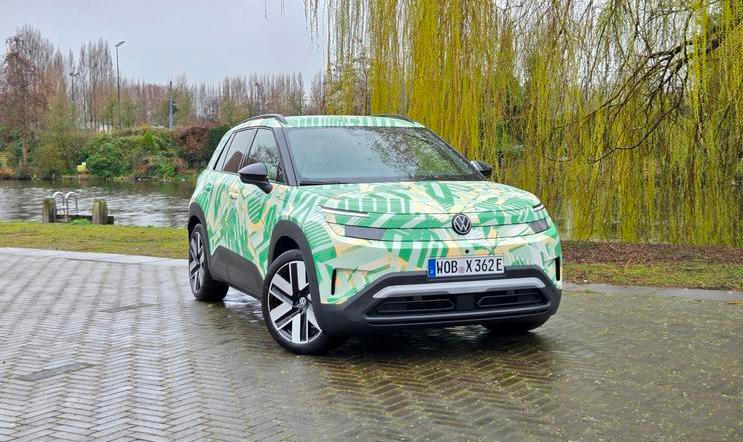Volkswagen ID. Cross je novým elektrickým SUV se základní cenou pod 700 tisíc korunami.