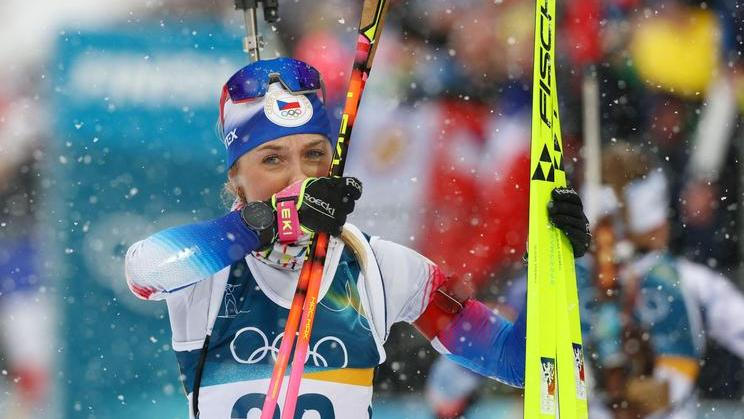 Tereza Voborníková v cíli závodu biatlonistek s hromadným startem na ZOH 2026