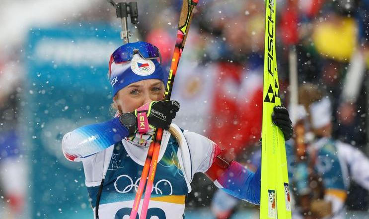 Tereza Voborníková v cíli závodu biatlonistek s hromadným startem na ZOH 2026