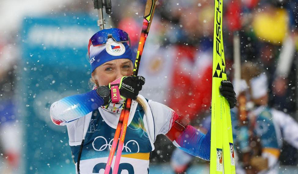 Tereza Voborníková v cíli závodu biatlonistek s hromadným startem na ZOH 2026