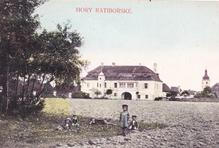 V minulosti byl zámek Ohrazenice zachycen dokonce i na dobové pohlednici.