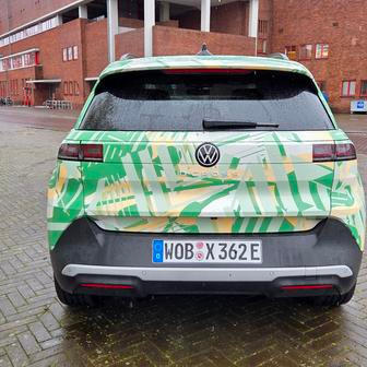 Na výběr budou tři výkonové verze s 85, 99 nebo 155 kW. Všechny mají pohon předních kol, ID. Cross stojí na upravené verzi platformy MEB.