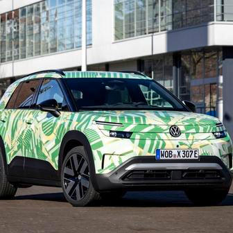 Nižší nabíjecí výkon patří menšímu akumulátoru, vyšší pak tomu většímu, který bude exkluzivně párovaný s nejsilnějším elektrickým motorem.