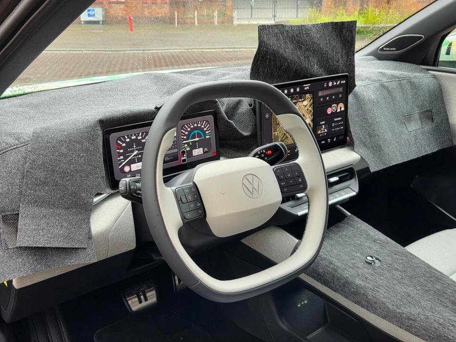 Do interiéru VW se s ID. Crossem vrací fyzická tlačítka třeba pro ovládání klimatizace, na dotykovou lištu zapomeňte.