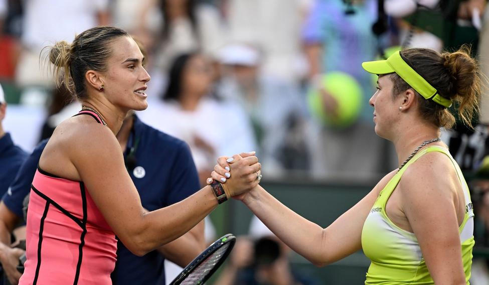 Aryna Sabalenková a Linda Nosková