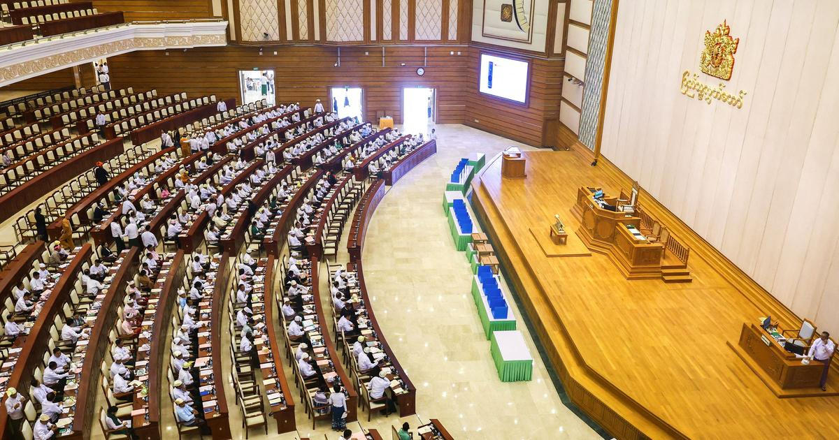V Barmě poprvé od převratu zasedl parlament, většinu má strana spojená s armádou