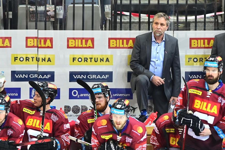 Sparta ho ždímala, on ji tížil. Trenér, co nikdy nevyhrál? Může přijít bizarní pointa