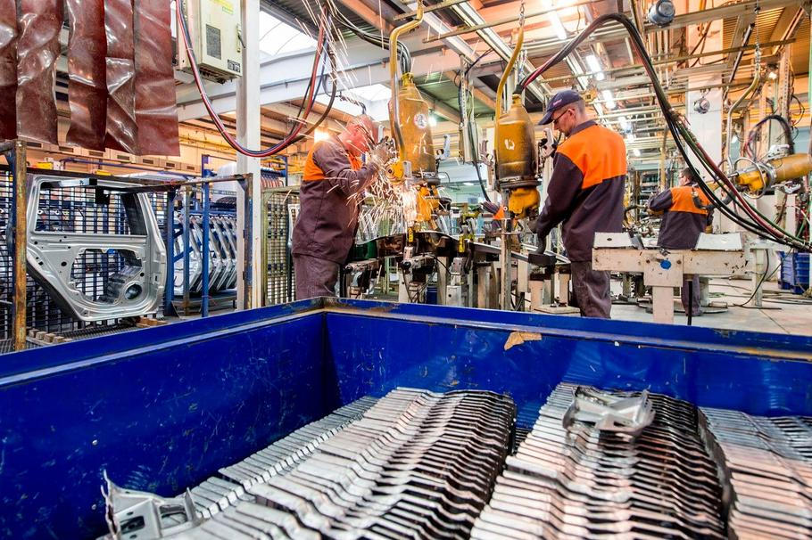 Karsit, František Řípa, holding, autodíly, podnikání, Jaroměř