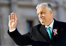 Desetitisíce proti sobě: Orbán a Magyar odstartovali volební křížovou palbu