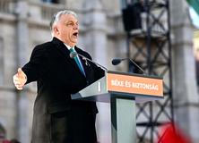 Desetitisíce proti sobě: Orbán a Magyar odstartovali volební křížovou palbu