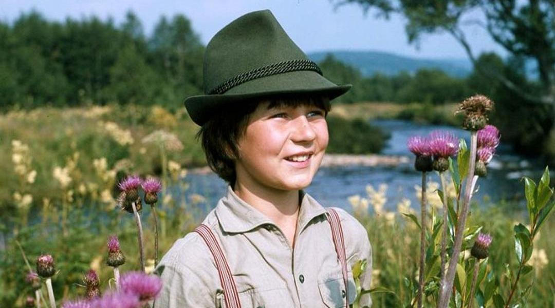 Tomáš Holý ve snímku Za trnkovým keřem