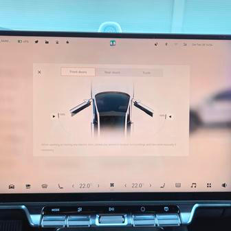 Nastavit si lze ale naprosto všechno, a to včetně úhlu otevření elektrických dveří i víka kufru.
