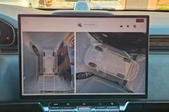 Klasickou výhodou čínských aut jsou mimořádně ostré kamery kolem karoserie. Zeekr s 360stupňovým pokrytím není výjimkou.