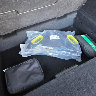 … nebo třeba nabíjecí kabely.