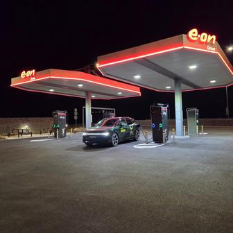 A tak by se měl papírově Zeekr 7X na odpovídající stanici dobít z 10 na 80 procent za 16 minut.