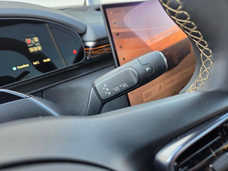 Volič automatu je už skoro tradičně pod volantem.