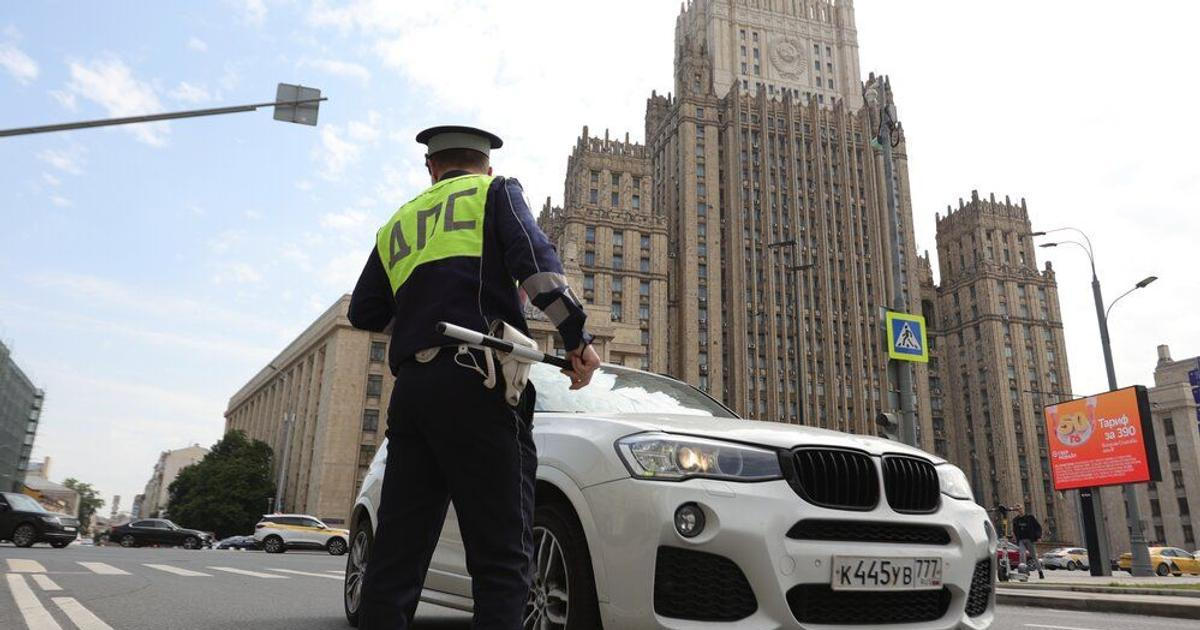 Volná ruka pro zloděje v Evropě. Putin legalizuje auta ukradená v nepřátelských zemích