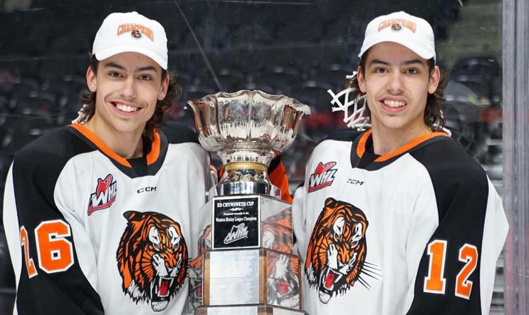 V sezoně 2024/25 slavili Markus a Liam Ruckovi titul v juniorce WHL.