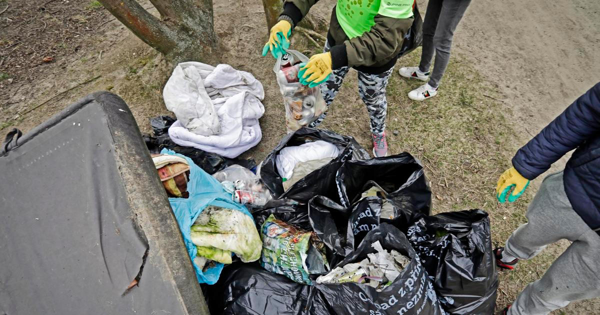 Tisíce dobrovolníků vyrazí na úklid, v ulicích i v lese posbírají tuny odpadu