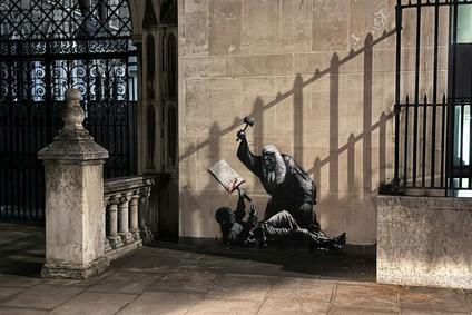New Banksy Mural on the Royal Courts of Justice