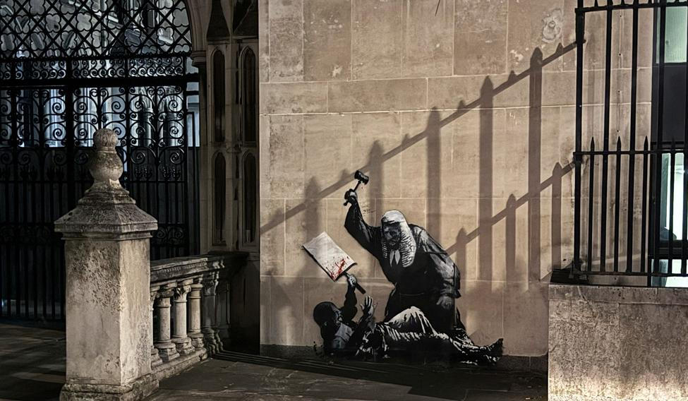 New Banksy Mural on the Royal Courts of Justice