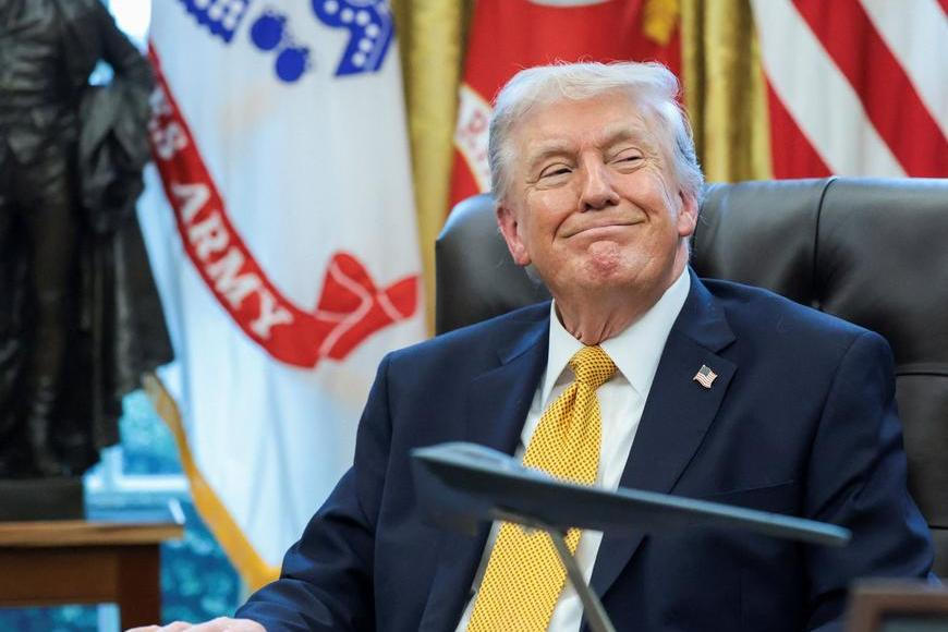 Nový íránský vůdce je prý gay, řekli Trumpovi na brífinku. Prezident propukl v smích