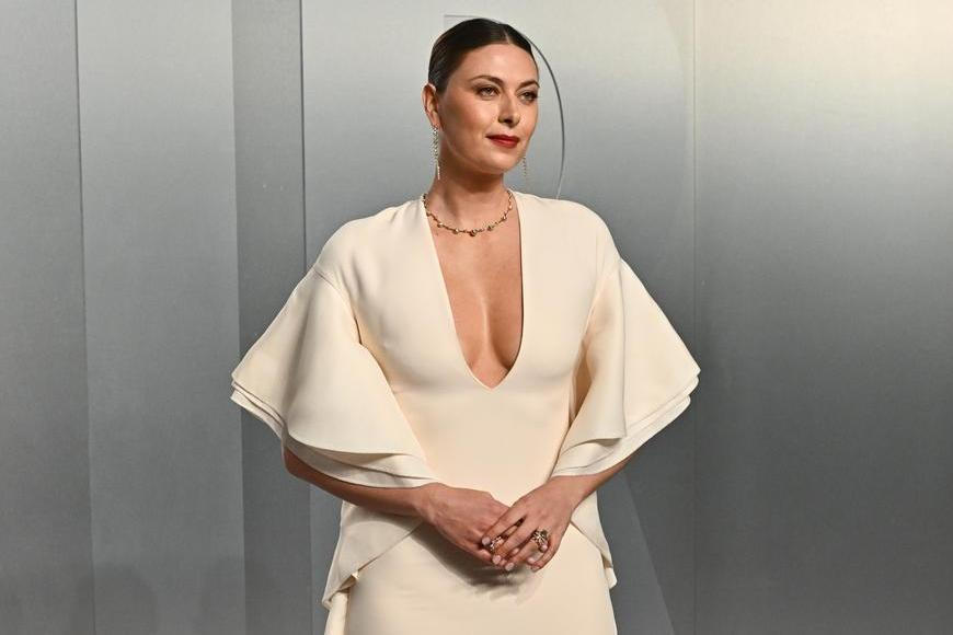 Šarapovová oslnila na Oskarech odvážným výstřihem. Pak nechala fanoušky hlasovat