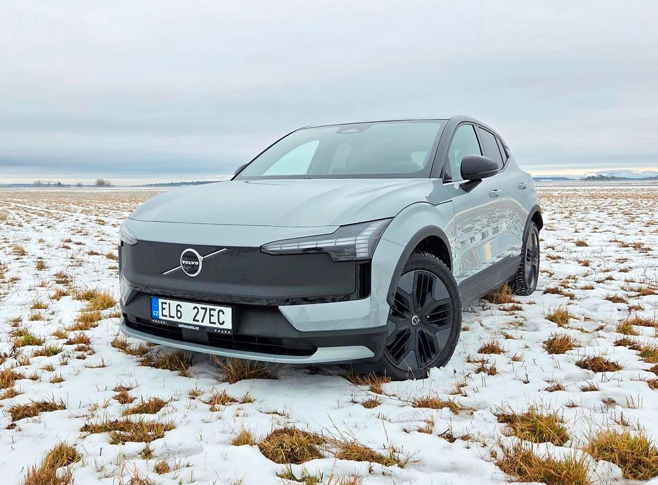 Do nabídky elektrického Volva EX30 přibyla loni off-roadově laděná verze Cross Country.