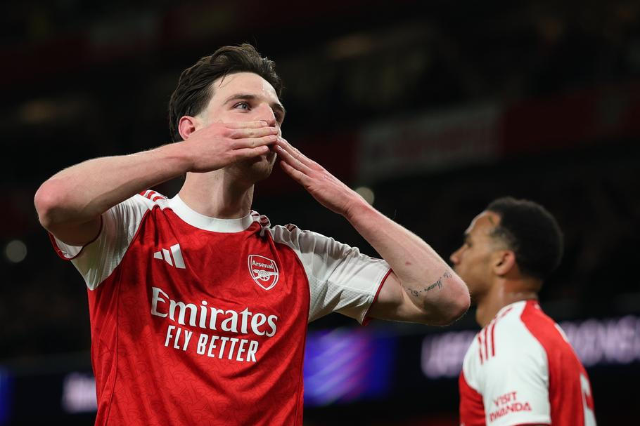 Declan Rice z Arsenalu slaví gól v síti Bayeru Leverkusen
