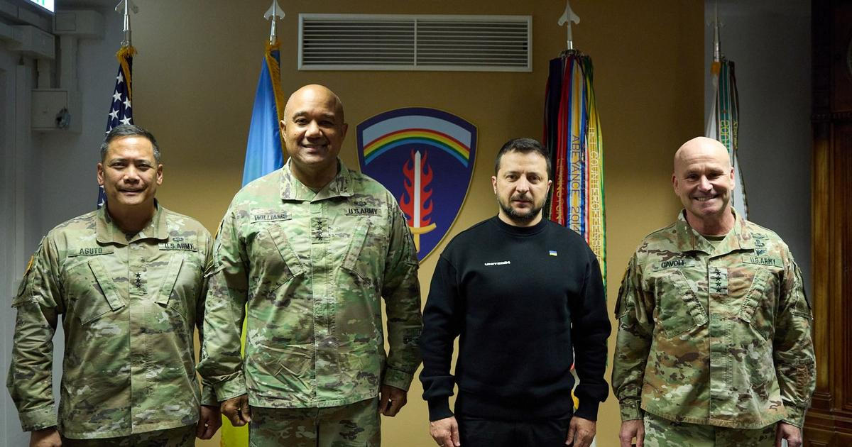 Amerického generála „skolila“ Ukrajina. Ztratil tajné dokumenty