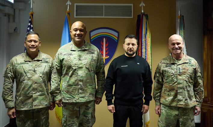 Le président ukrainien Volodymyr Zelensky a visité le commandement de l'armée américaine en Europe et en Afrique à Wiesbaden (Allemagne)