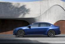 Stojí na platformě s 800V elektrickou architekturou.