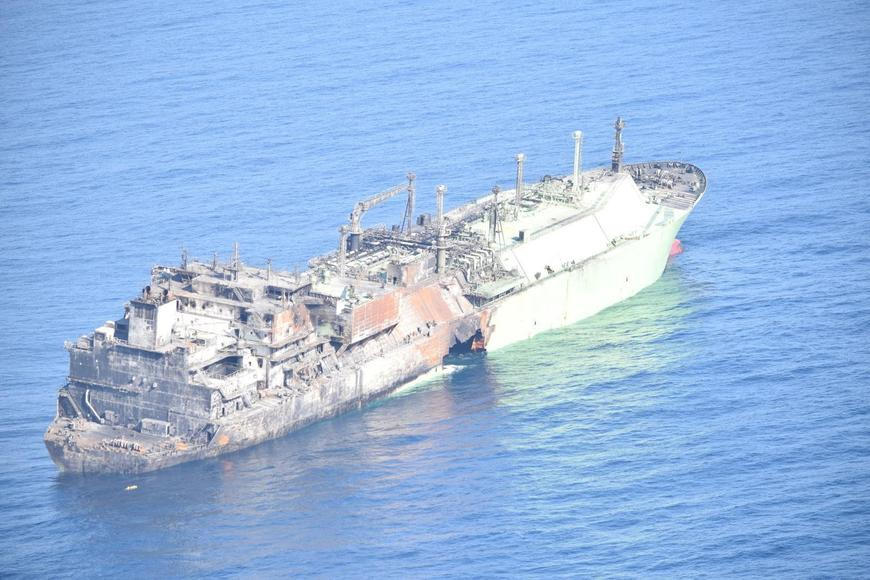 Ruský tanker zůstal opuštěný ve Středozemním moři. Ekologické riziko, varují státy EU Ruský tanker zůstal opuštěný ve Středozemním moři. Ekologické riziko, varují státy EU