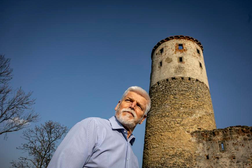 Vyšachovali prezidenta? Na summit NATO pojede Babiš s Macinkou, Pavel nic neví