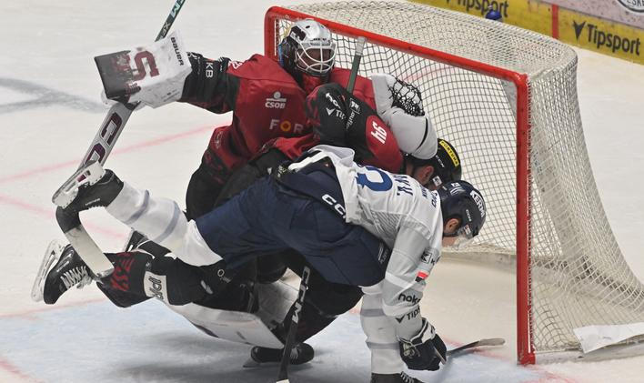 brankář Josef Kořenář, Devin Shore, Ville Petman