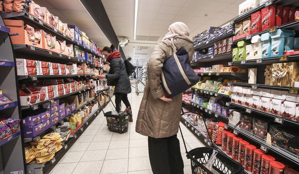 Ilustrační foto - nakupování, taška, nákup, obchod, Albert, nákupní centrum, obchodní dům, supermarket, potraviny, ekonomika