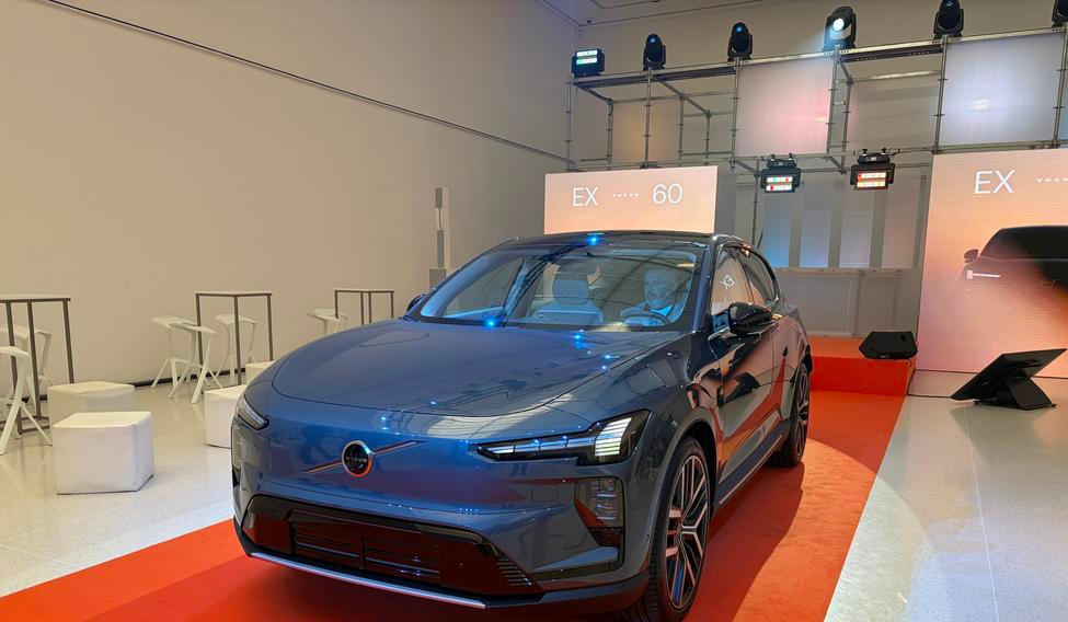 Volvo EX60