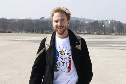 Předseda spolku Milion chvilek pro demokracii Mikuláš Minář v místech, kde tento spolek pořádá za pouhé dva dny velkou protivládní demonstraci.