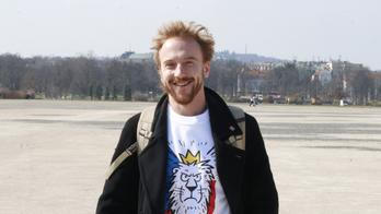 Předseda spolku Milion chvilek pro demokracii Mikuláš Minář v místech, kde tento spolek pořádá za pouhé dva dny velkou protivládní demonstraci.