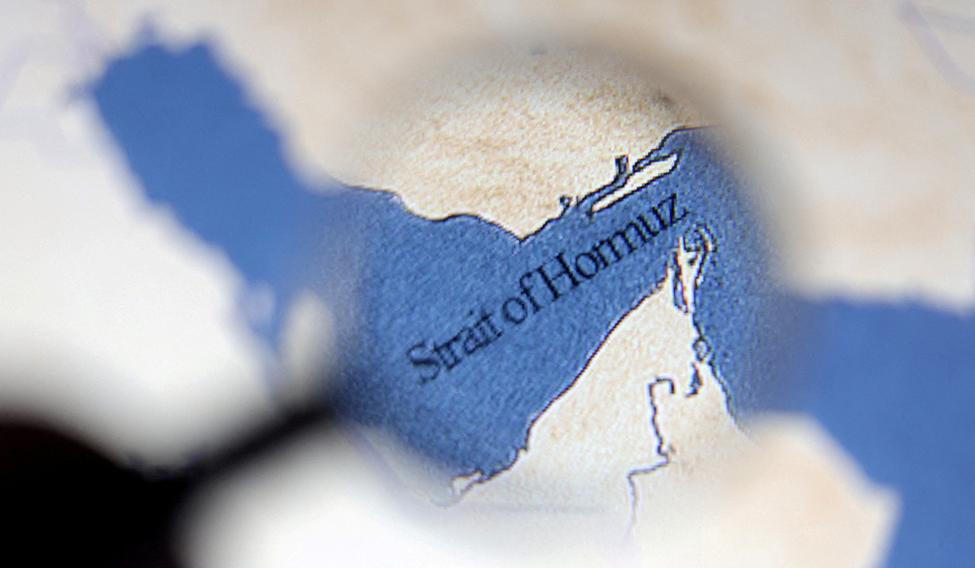 Ilustrace ukazuje mapu zobrazující Hormuzský průliv a Írán