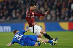 Kaan Kairinen ze Sparty v zápase Konferenční ligy proti Alkmaaru