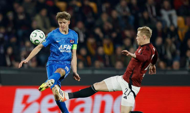 Filip Panák ze Sparty v utkání proti Alkmaaru v Konferenční lize